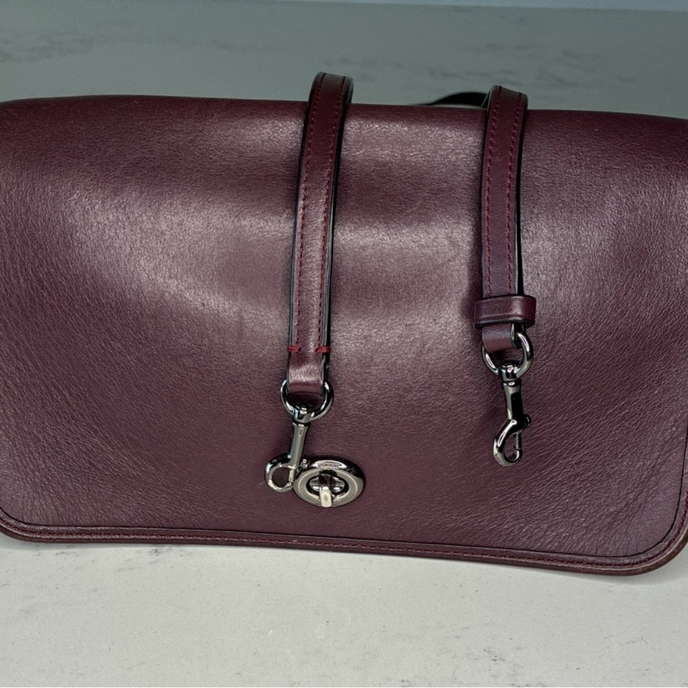 COACH Limited Edition 57325 Turnlock Crossbody Burgundy Leather